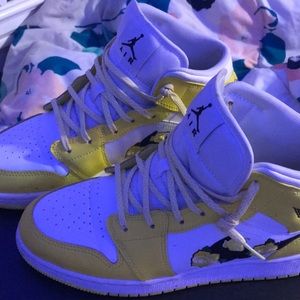 Jordan 1 mid dynamic yellow floral(gs)
